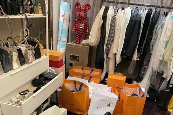 鸡西滴道区回收一线品牌衣服